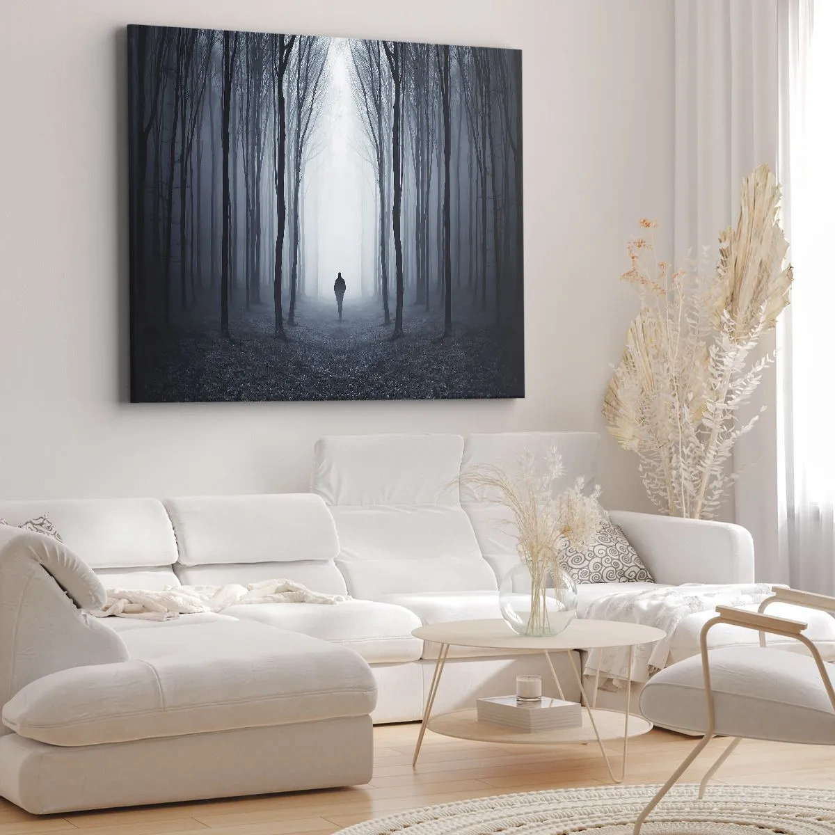 Bild auf Leinwand - Leinwandbild - Eine Gestalt, die zwischen den Bäumen in einem nebligen Wald spazieren geht - 70x50cm - Alles einfach und übersichtlich - Moderne Wanddekoration für Wohnzimmer und Schlafzimmer ARTTOR