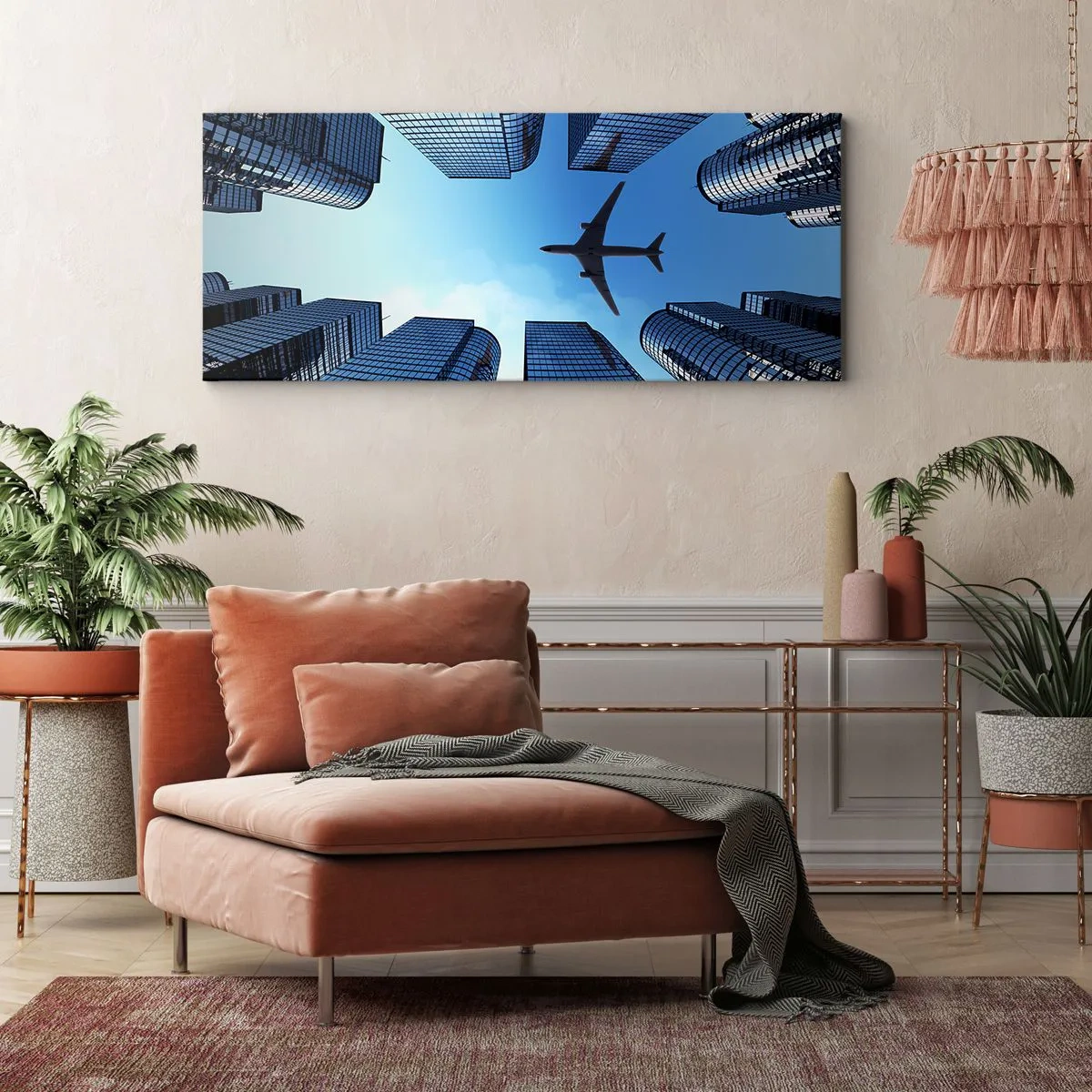 Bild auf Leinwand - Leinwandbild - Ein Flugzeug fliegt über moderne Wolkenkratzer im Stadtzentrum. - 120x50cm - Der Blick aus der Glasschlucht - Moderne Wanddekoration für Wohnzimmer und Schlafzimmer ARTTOR
