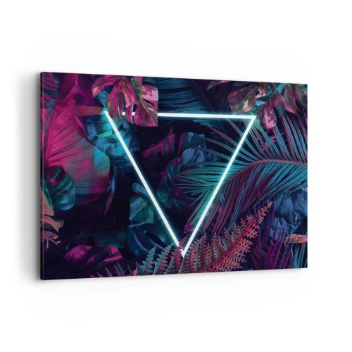 Bild auf Leinwand - Leinwandbild - Ein Neondreieck, umgeben von tropischen Blättern in dunklen Farben. - 100x70cm - Garten im Disco-Stil - Moderne Wanddekoration für Wohnzimmer und Schlafzimmer ARTTOR