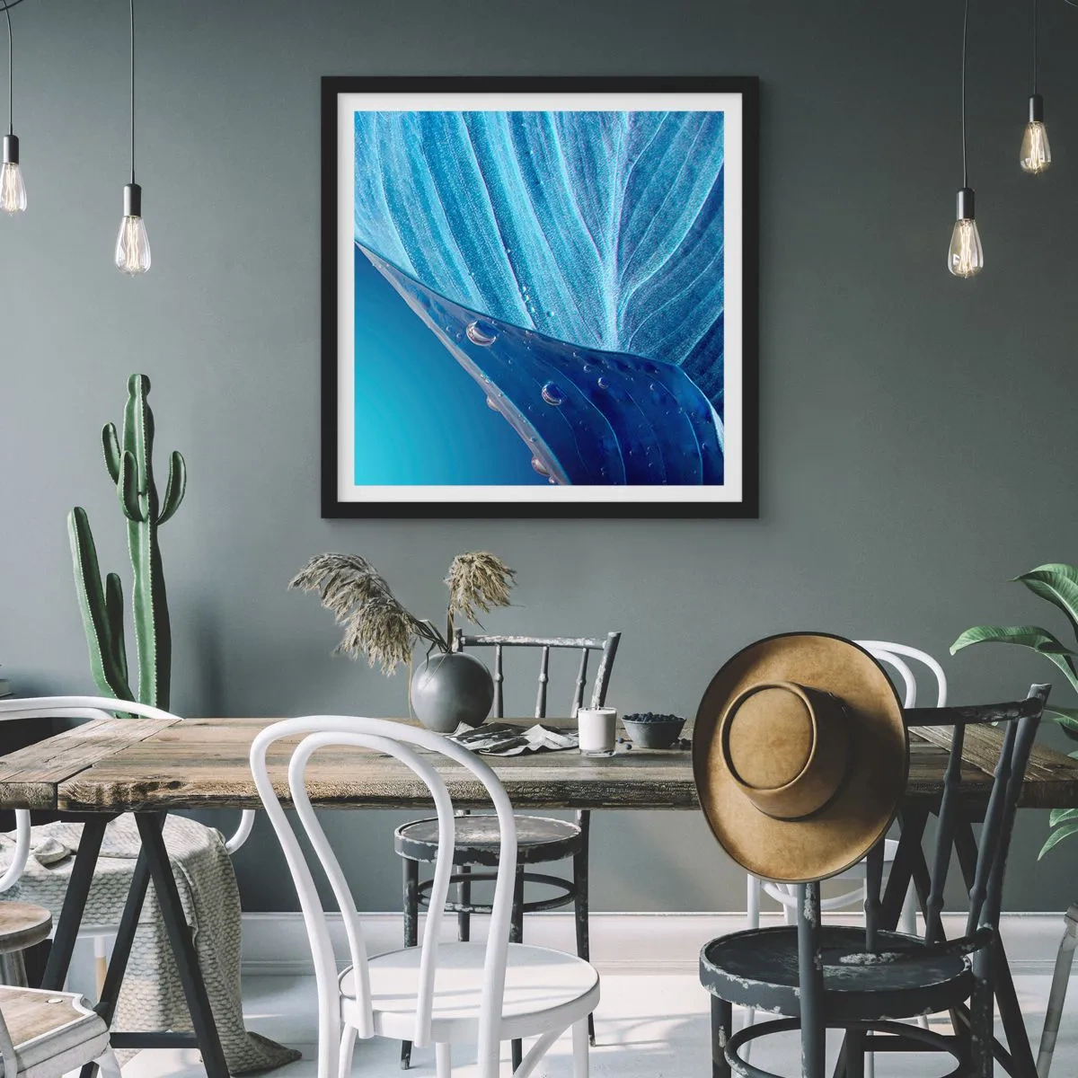 Poster in einem schwarzem Rahmen - Versteckte Tropfen vom Blau - 60x60 cm