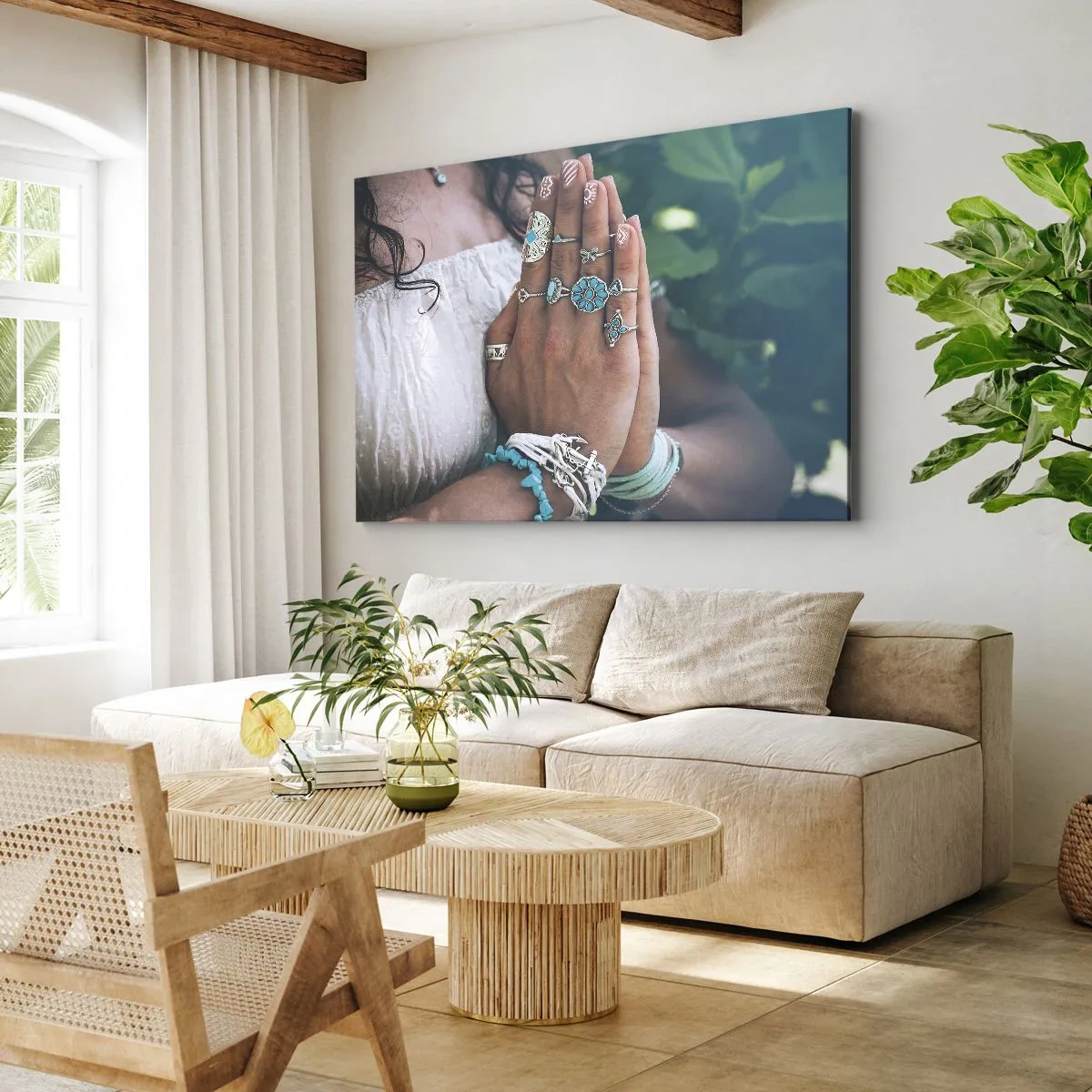 Bild auf Leinwand - Leinwandbild - Mit Boho-Schmuck verzierte Hände - 120x80cm - Willkommen im Zentrum des Seins - Moderne Wanddekoration für Wohnzimmer und Schlafzimmer ARTTOR