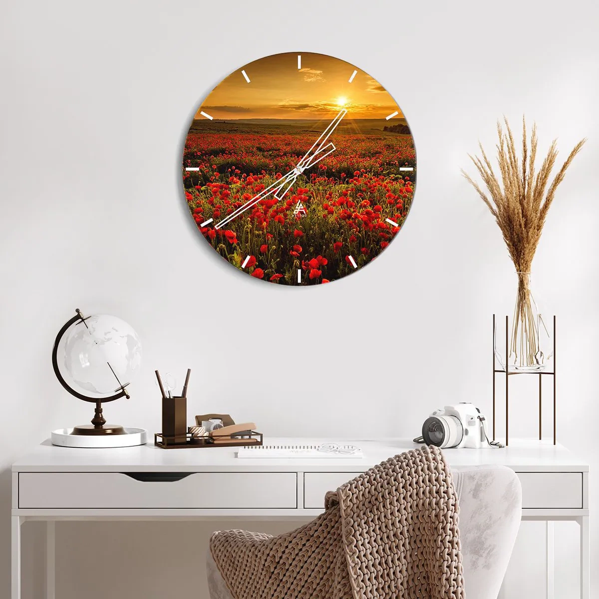 Wanduhr - Glasuhr - Ein Feld mit roten Mohnblumen bei Sonnenuntergang - 30x30cm - Unter den Wellen raschelnder Wiesen, unter den Blumen der Flut - Moderne Wanddekoration für Wohnzimmer, Küche und Schlafzimmer ARTTOR
