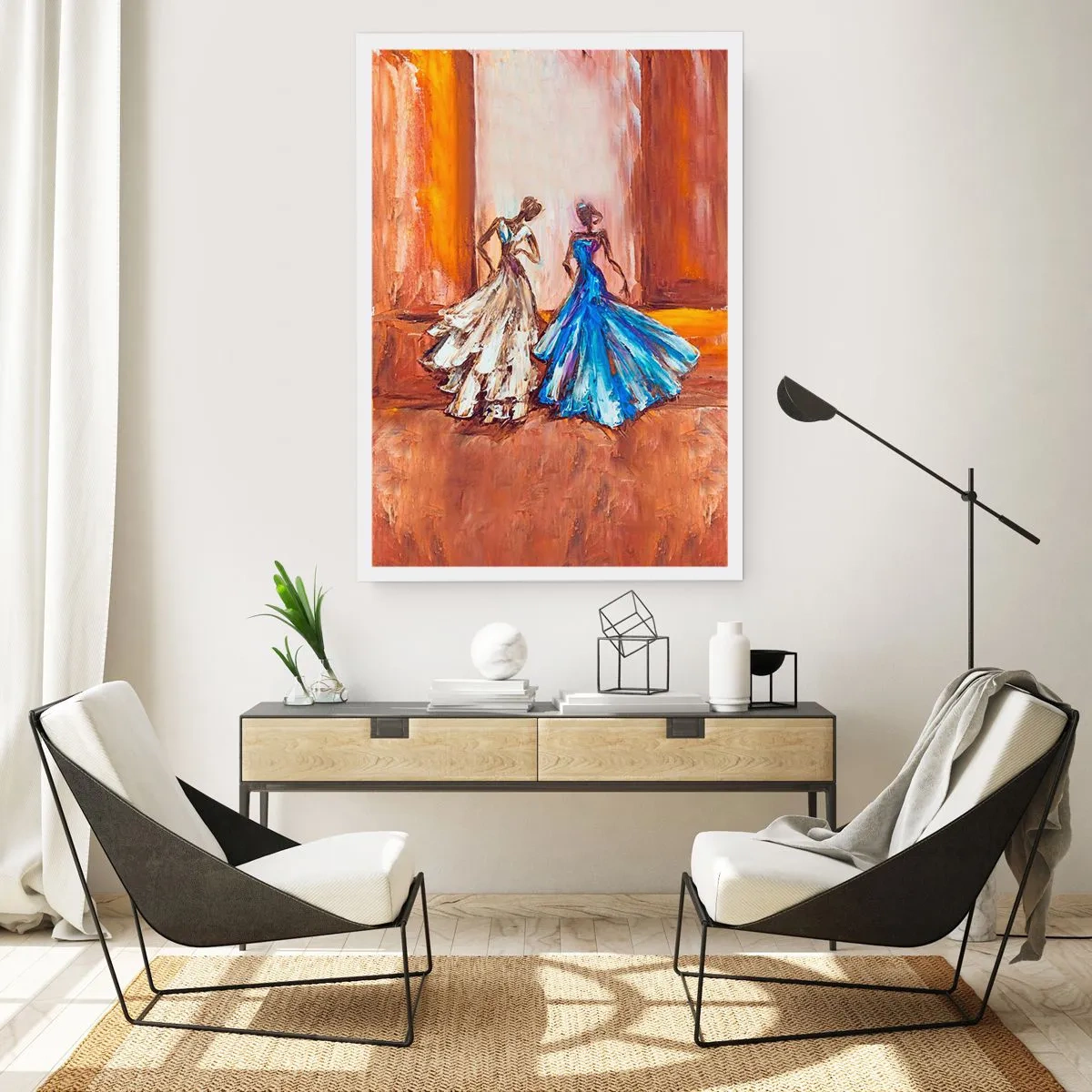 Poster - Zwei Frauen in Kleidern vor dem Hintergrund eines goldenen Interieurs - 50x70cm - Ein dankbares Duo - Moderne Wanddekoration für Wohnzimmer und Schlafzimmer ARTTOR