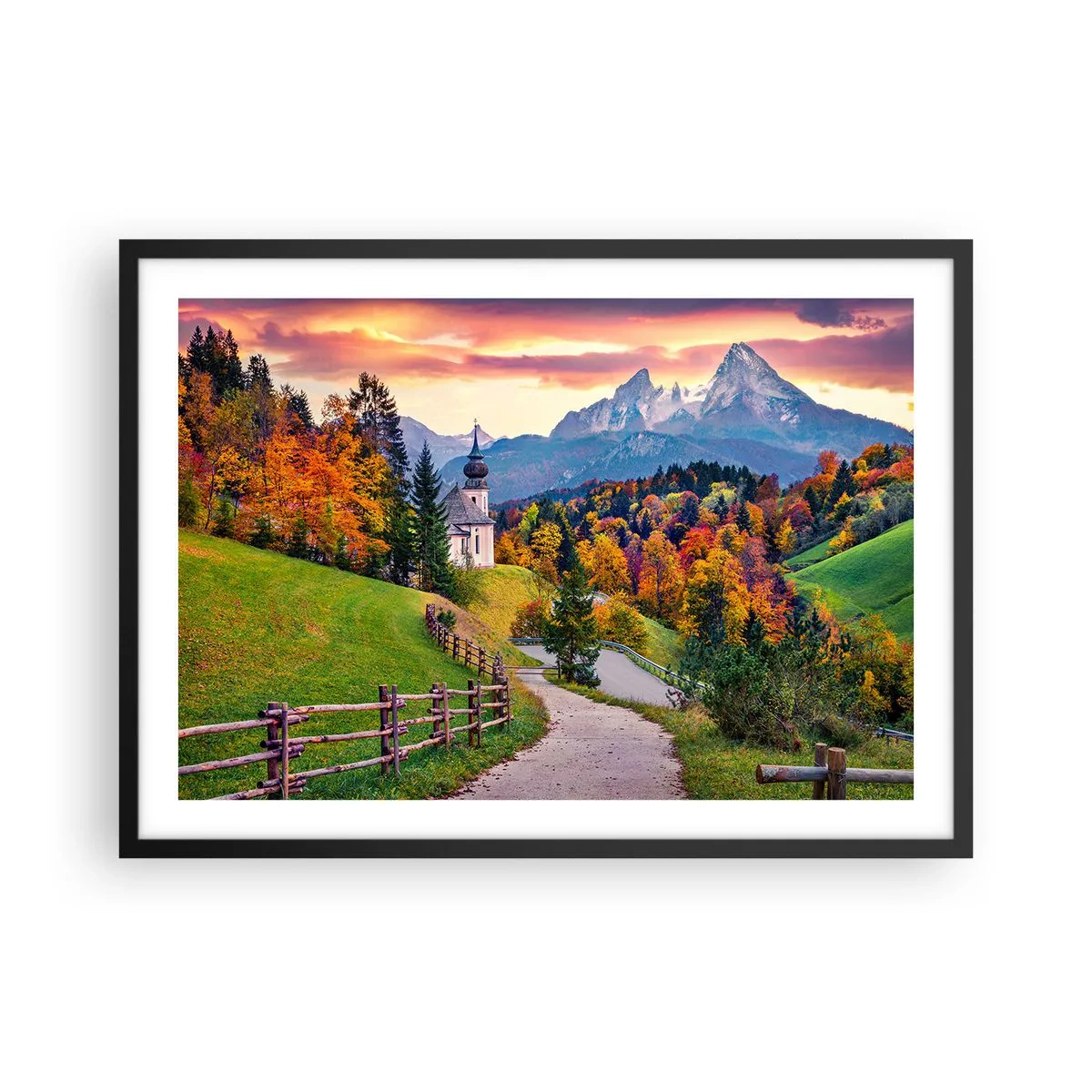 Poster in einem schwarzem Rahmen - Herbstliche Berglandschaft mit Kapelle und Sonnenuntergang - 70x50cm - Landschaftsartige Malerei - Moderne Wanddekoration für Wohnzimmer und Schlafzimmer ARTTOR