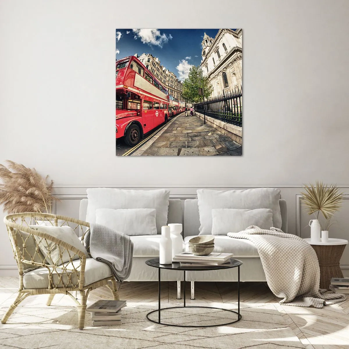 Glasbild - Bild auf glas - Londoner Straße in Grau und Rot - 40x40 cm