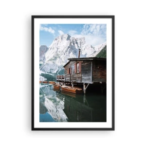 Poster in einem schwarzem Rahmen - Holzhaus an einem Bergsee - 50x70cm - Kristallklarer Bergmorgen - Moderne Wanddekoration für Wohnzimmer und Schlafzimmer ARTTOR