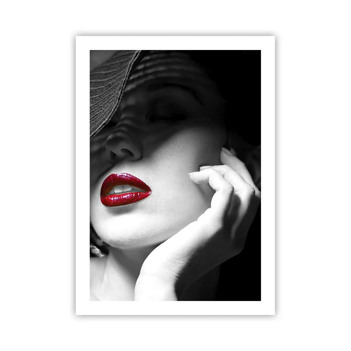 Poster - Porträt einer Frau mit Hut und roten Lippen - 50x70cm - Eine Studie in Scharlachrot - Moderne Wanddekoration für Wohnzimmer und Schlafzimmer ARTTOR