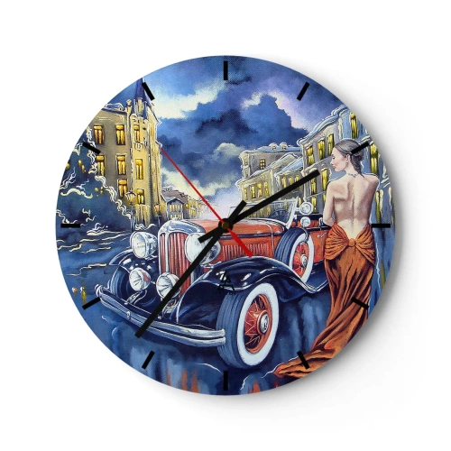 Wanduhr - Glasuhr - Eine Frau in einem orangefarbenen Kleid neben einem Retro-Auto mit einer Stadt im Hintergrund. - 30x30cm - Nocturne in Blau und Koralle - Moderne Wanddekoration für Wohnzimmer, Küche und Schlafzimmer ARTTOR