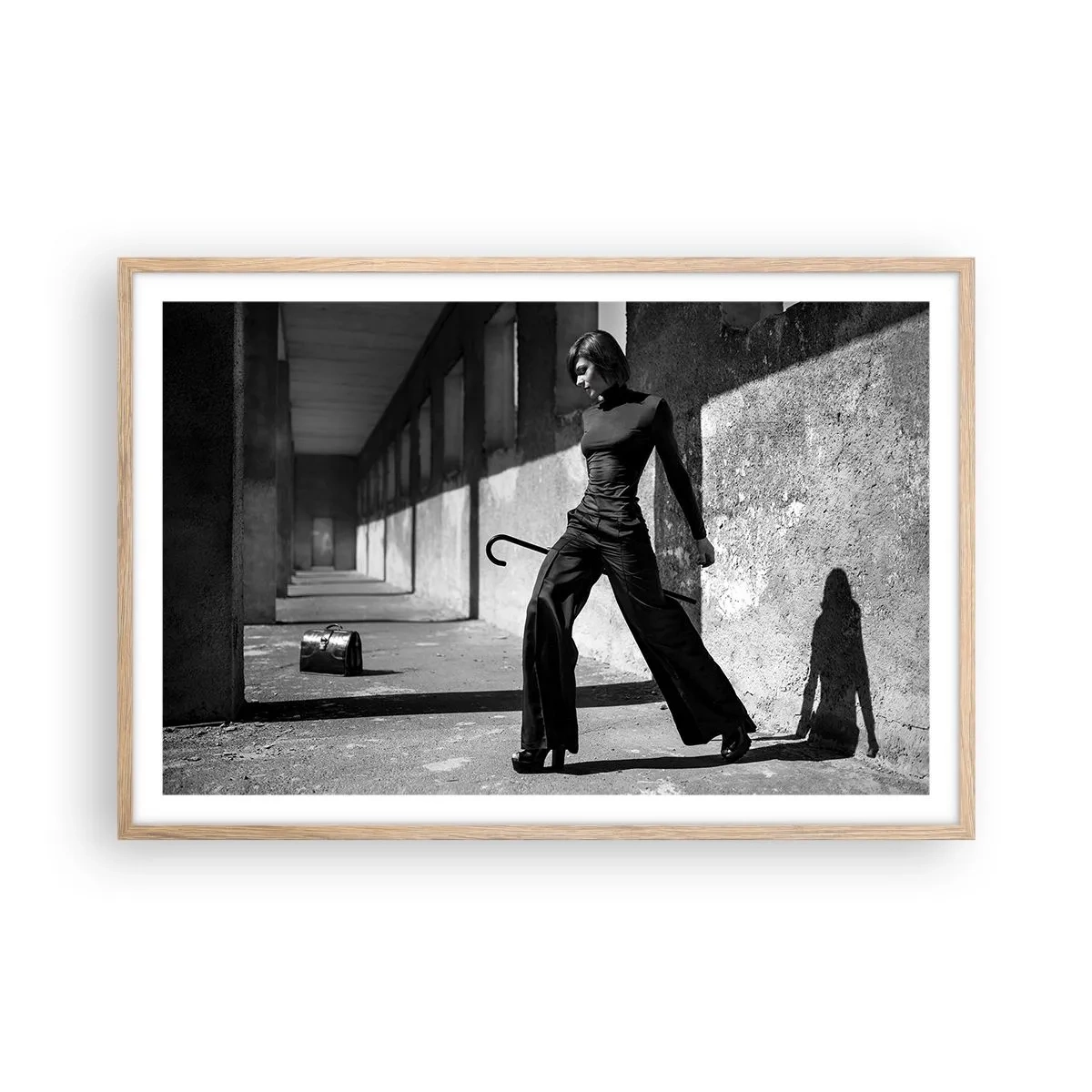 Poster in einem Rahmen aus heller Eiche - Urbane Eleganz - 91x61 cm