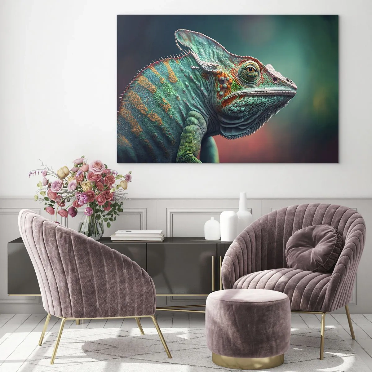 Glasbild - Bild auf glas - Ein buntes Chamäleon vor unscharfem Hintergrund bei intensivem Licht. - 70x50cm - Siehst du mich? Nicht gut… - Moderne Wanddekoration für Wohnzimmer und Schlafzimmer ARTTOR