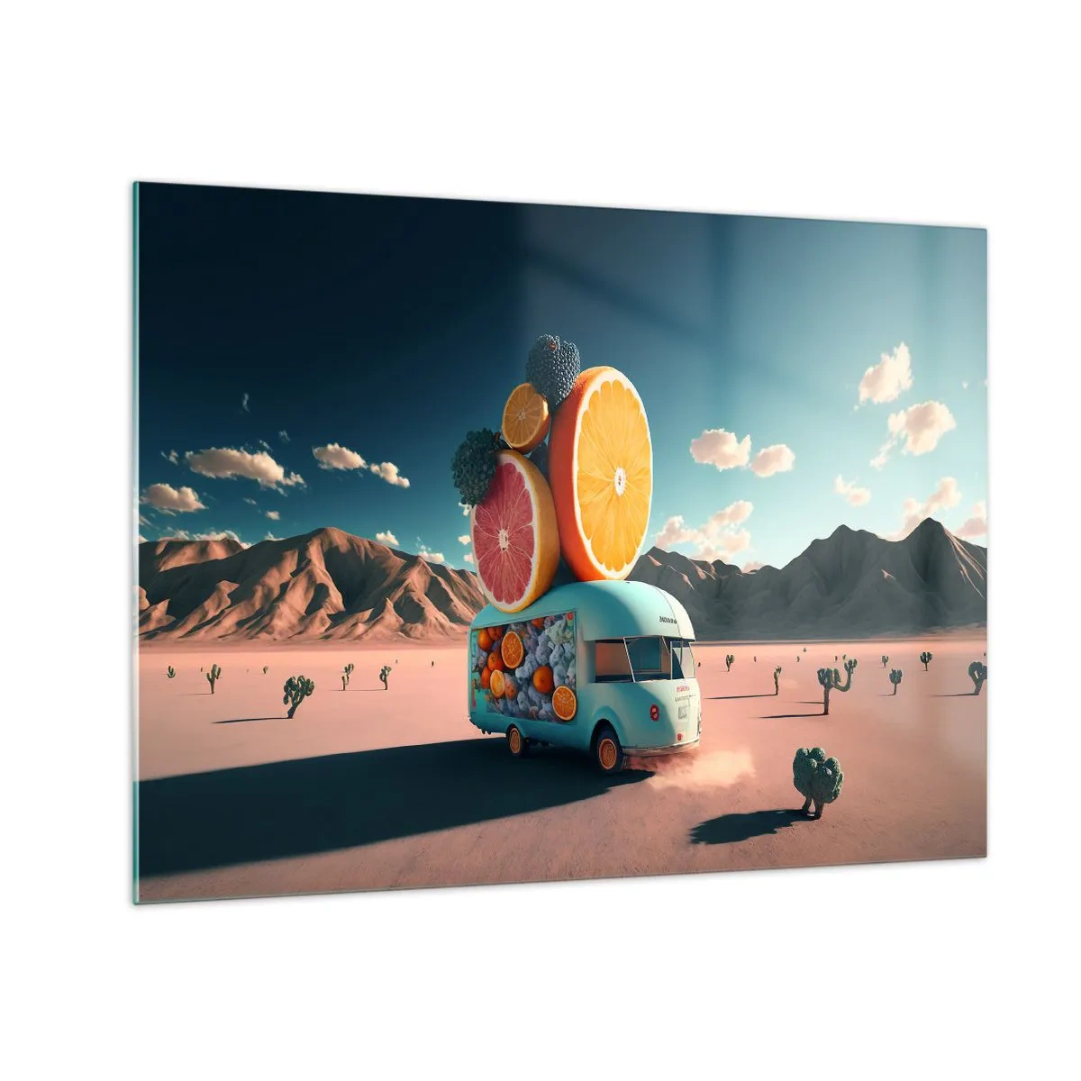 Glasbild - Bild auf glas - Ein türkisfarbener Camper mit Früchten vor einer Wüstenlandschaft - 70x50cm - Geschmack von Urlaub - Moderne Wanddekoration für Wohnzimmer und Schlafzimmer ARTTOR