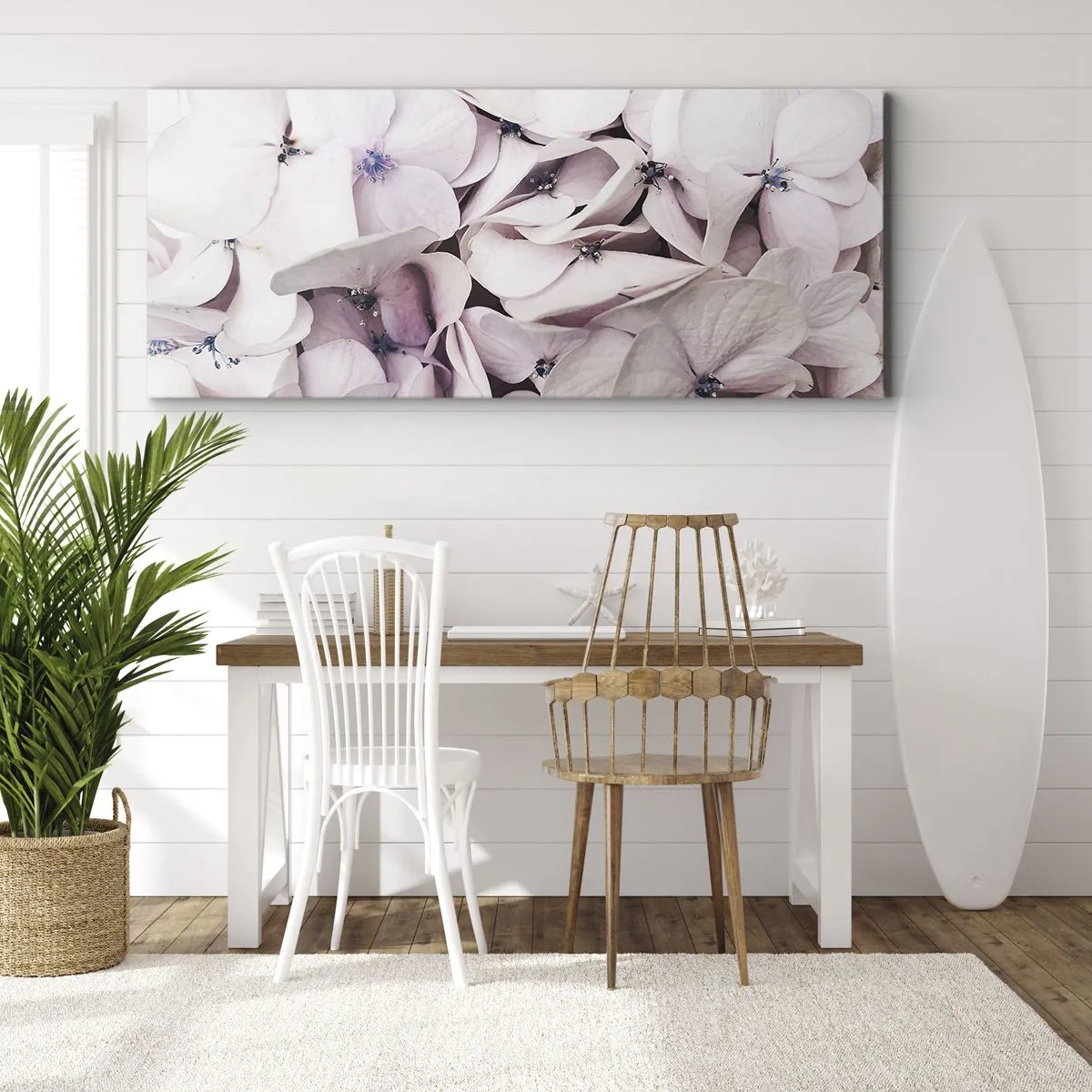 Bild auf Leinwand - Leinwandbild - Zarte weiße Hortensien in Pastelltönen - 160x50cm - In einer Blumenflut - Moderne Wanddekoration für Wohnzimmer und Schlafzimmer ARTTOR
