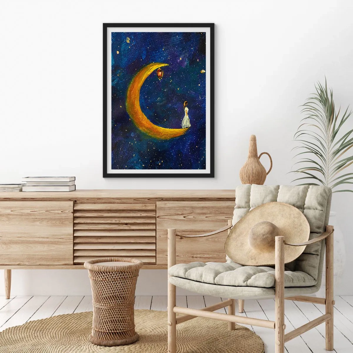 Poster in einem schwarzem Rahmen - Eine Figur auf einem goldenen Mond vor einem Nachthimmel mit Sternen - 50x70cm - Der Ruf der Welt - Moderne Wanddekoration für Wohnzimmer und Schlafzimmer ARTTOR