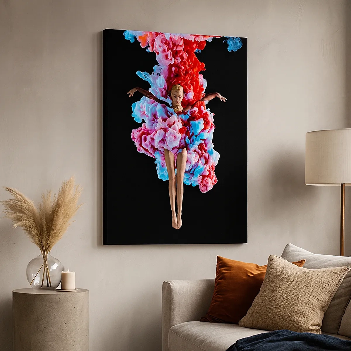 Bild auf Leinwand - Leinwandbild - Eine Tänzerin, umgeben von buntem Rauch auf schwarzem Hintergrund - 50x70cm - In voller Blüte - Moderne Wanddekoration für Wohnzimmer und Schlafzimmer ARTTOR