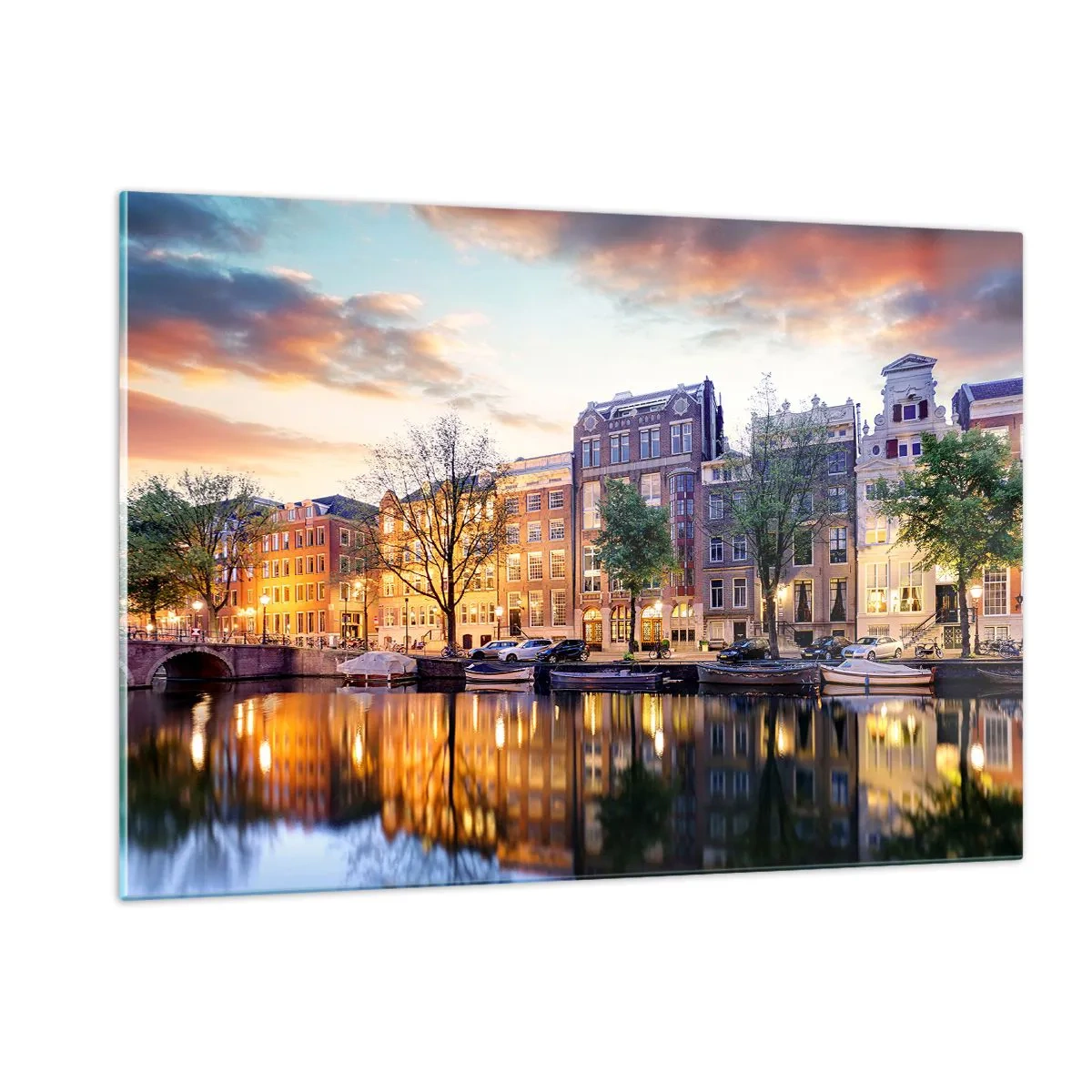Glasbild - Bild auf glas - Amsterdamer Kanal bei Sonnenuntergang mit Spiegelbild im Wasser - 120x80cm - Zurückhaltende und gelassene niederländische Schönheit - Moderne Wanddekoration für Wohnzimmer und Schlafzimmer ARTTOR