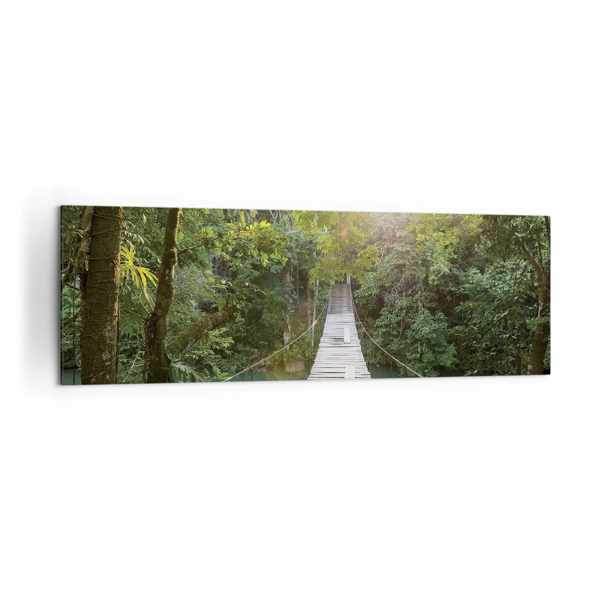 Bild auf Leinwand - Leinwandbild - Eine Hängebrücke in einem tropischen Wald, beleuchtet vom Sonnenlicht. - 160x50cm - Über das azurblaue Wasser zum azurblauen Wald - Moderne Wanddekoration für Wohnzimmer und Schlafzimmer ARTTOR