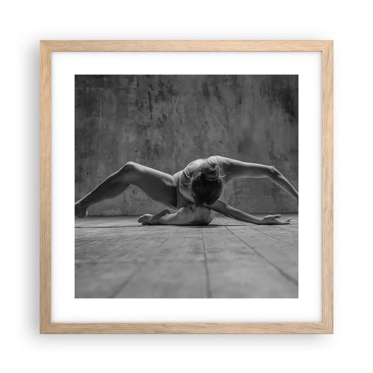 Poster in einem Rahmen aus heller Eiche - Symmetrie gefunden - 40x40 cm