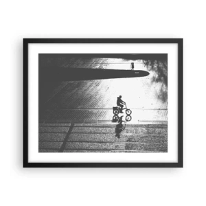 Poster in einem schwarzem Rahmen - Vor sich hin durch die Stadt - 50x40 cm