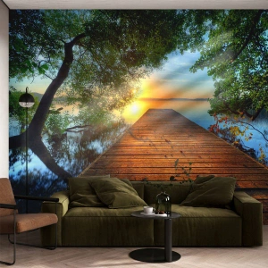 Fototapete Premium Sand - Nimm dir Zeit, setz dich hin - Landschaft, Holzbrücke, See - 250x175 cm