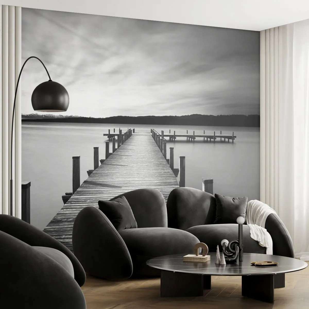 Fototapete Premium Sand - Ein Holzsteg, der in die Tiefen eines ruhigen Sees führt - 100x70cm - An der Wasserstelle - Ruhe - Moderne Wanddekoration für Wohnzimmer und Schlafzimmer ARTTOR