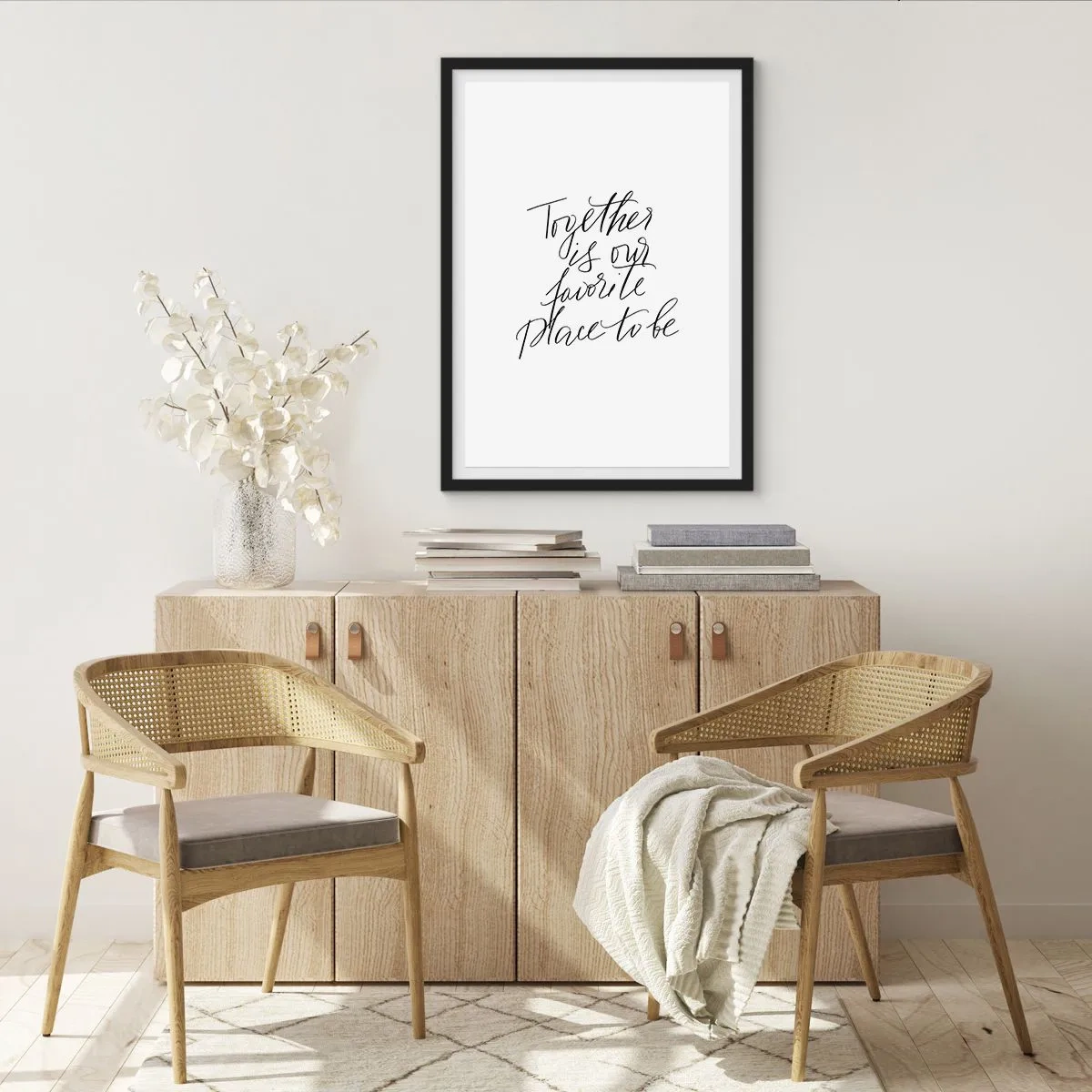 Poster in einem schwarzem Rahmen - Zitat „Gemeinsam ist unser Lieblingsort“ auf weißem Hintergrund - 50x70cm - Fühlst du das auch? - Moderne Wanddekoration für Wohnzimmer und Schlafzimmer ARTTOR