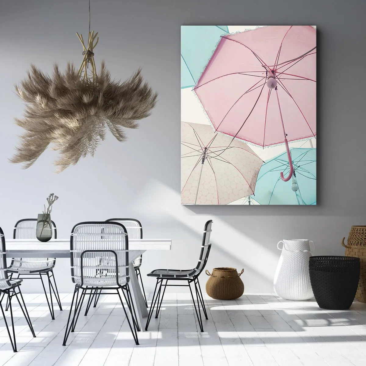 Bild auf Leinwand - Leinwandbild - Pastellfarbene Regenschirme vor einem hellen Himmel - 50x70cm - Mal Sonne, mal Regen - Moderne Wanddekoration für Wohnzimmer und Schlafzimmer ARTTOR