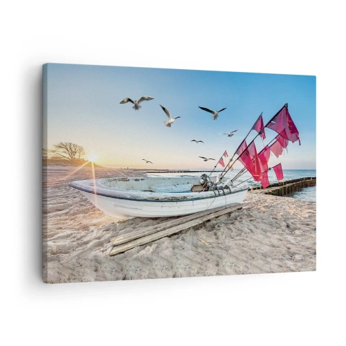 Bild auf Leinwand - Leinwandbild - Ein Boot am Strand im Morgengrauen mit Möwen und roten Fahnen - 70x50cm - Wohlverdiente Ruhe - Moderne Wanddekoration für Wohnzimmer und Schlafzimmer ARTTOR