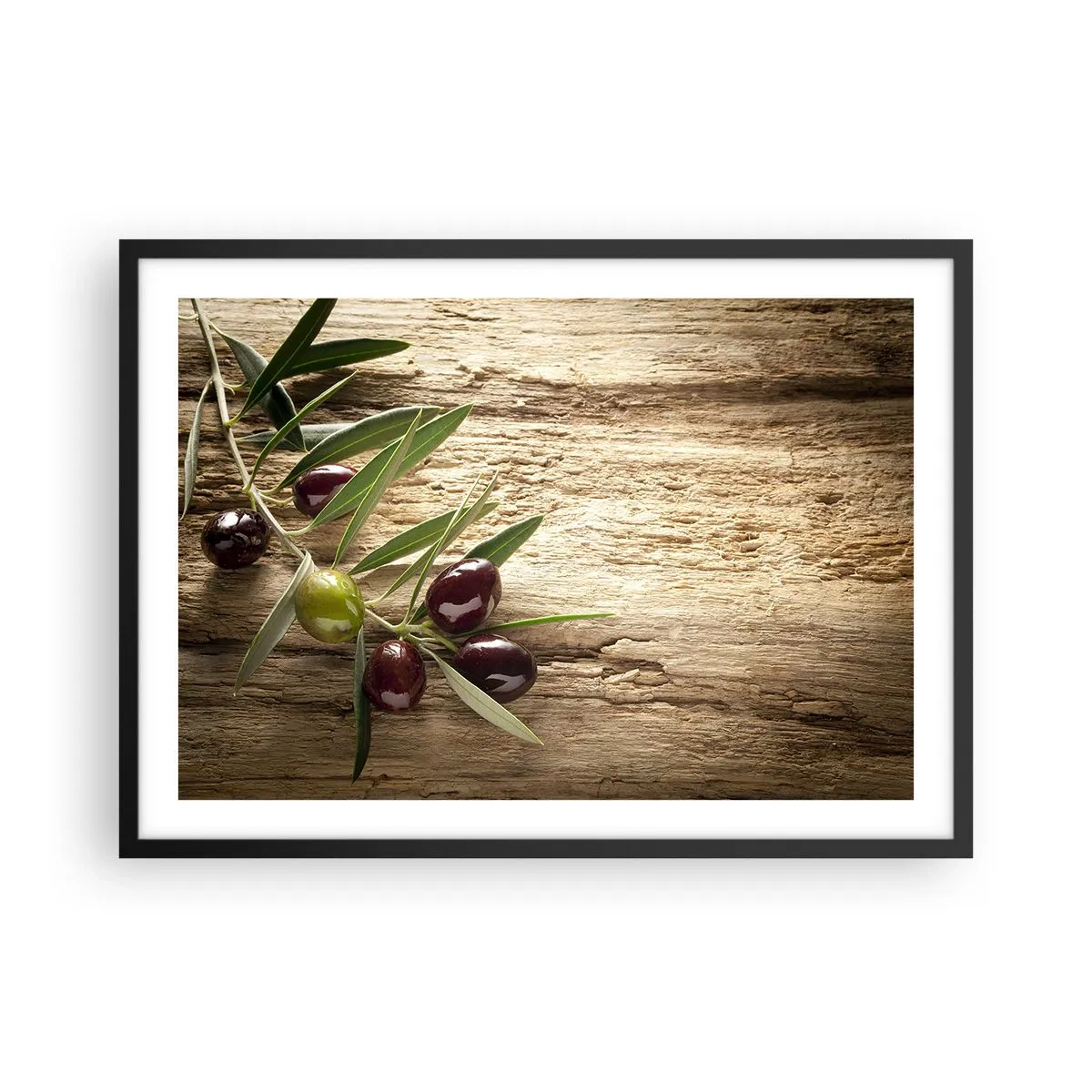Poster in einem schwarzem Rahmen - Olivenzweig mit Früchten auf einem Hintergrund aus gealtertem Holz - 70x50cm - Direkt aus der Natur - Moderne Wanddekoration für Wohnzimmer und Schlafzimmer ARTTOR