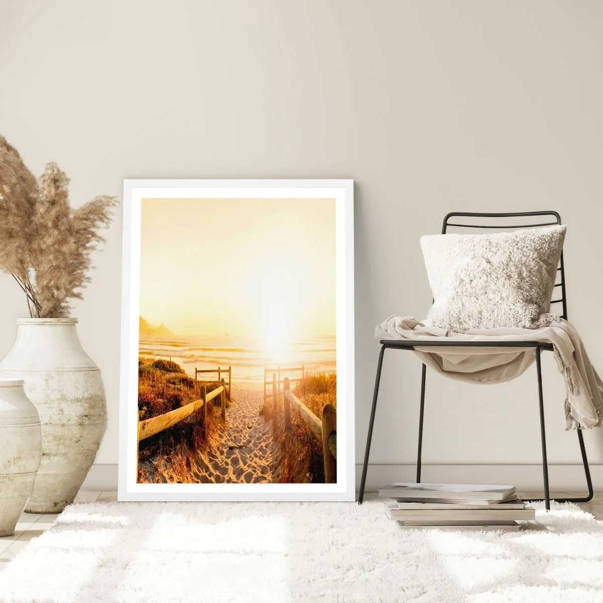 Poster in einem weißen Rahmen - Über die Düne, der Sonne entgegen - 30x40 cm