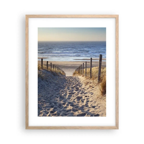 Poster in einem Rahmen aus heller Eiche - Das Rauschen des Meeres, der Gesang der Vögel, ein wilder Strand im Gras ... - 40x50 cm