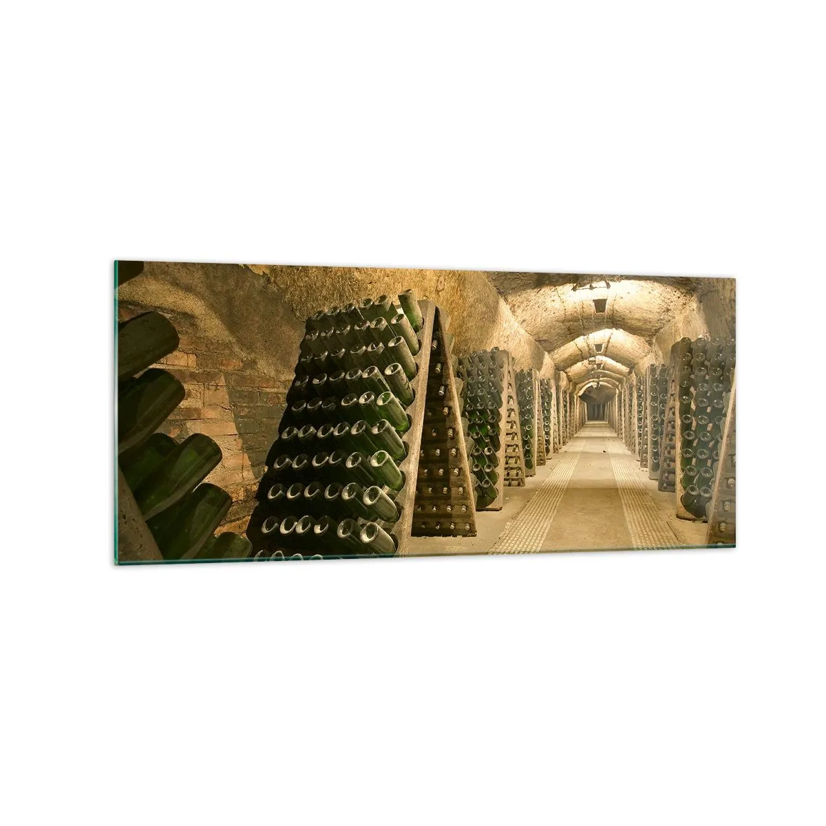 Glasbild - Bild auf glas - Ein Weinberg mit einem Keller voller Weinflaschen, die auf Holzregalen ausgestellt sind. - 120x50cm - Die Geburt des Geschmacks - Moderne Wanddekoration für Wohnzimmer und Schlafzimmer ARTTOR