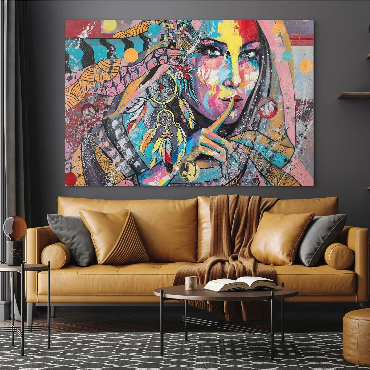 Glasbild - Bild auf glas - Farbenfrohes Frauenporträt mit ethnischen Motiven und Federn - 120x80cm - Sei still, bis du verstehst - Moderne Wanddekoration für Wohnzimmer und Schlafzimmer ARTTOR
