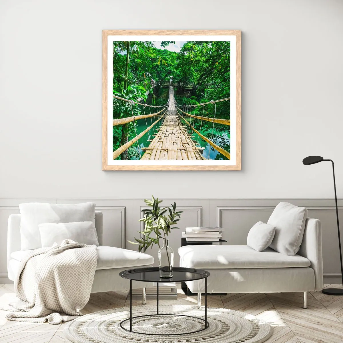 Poster in einem Rahmen aus heller Eiche - Monkey Bridge über das Grün - 50x50 cm