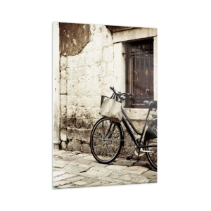Glasbild - Bild auf glas - Ein schwarz-weißes Fahrrad lehnt an einem alten Mietshaus - 50x70cm - Zurück in die Vergangenheit - Moderne Wanddekoration für Wohnzimmer und Schlafzimmer ARTTOR