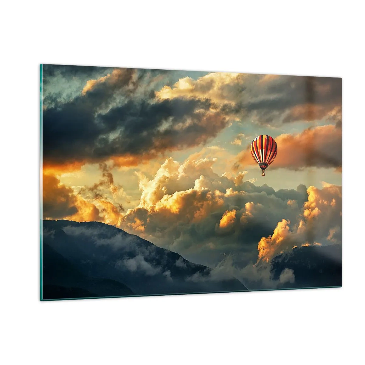 Glasbild - Bild auf glas - Ein Ballon, der bei Sonnenuntergang zwischen den Wolken über den Bergen schwebt - 120x80cm - Ich fliege, weil ich es will - Moderne Wanddekoration für Wohnzimmer und Schlafzimmer ARTTOR