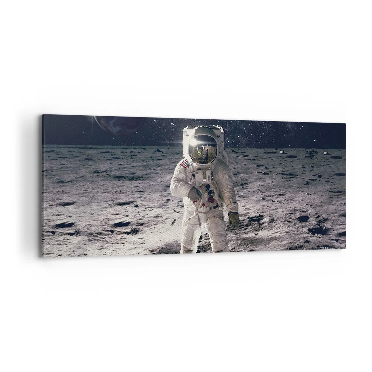 Bild auf Leinwand - Leinwandbild - Astronaut auf der Mondoberfläche mit der Erde im Hintergrund - 120x50cm - Grüße vom Mond - Moderne Wanddekoration für Wohnzimmer und Schlafzimmer ARTTOR