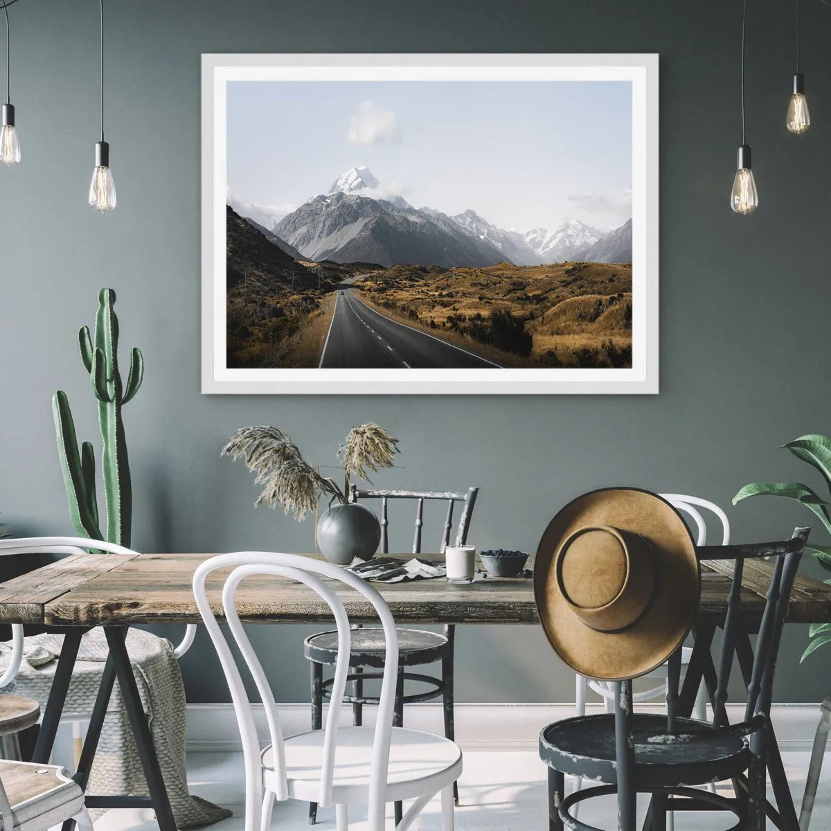 Poster in einem weißen Rahmen - Der Weg ins Herz der Berge - 100x70 cm