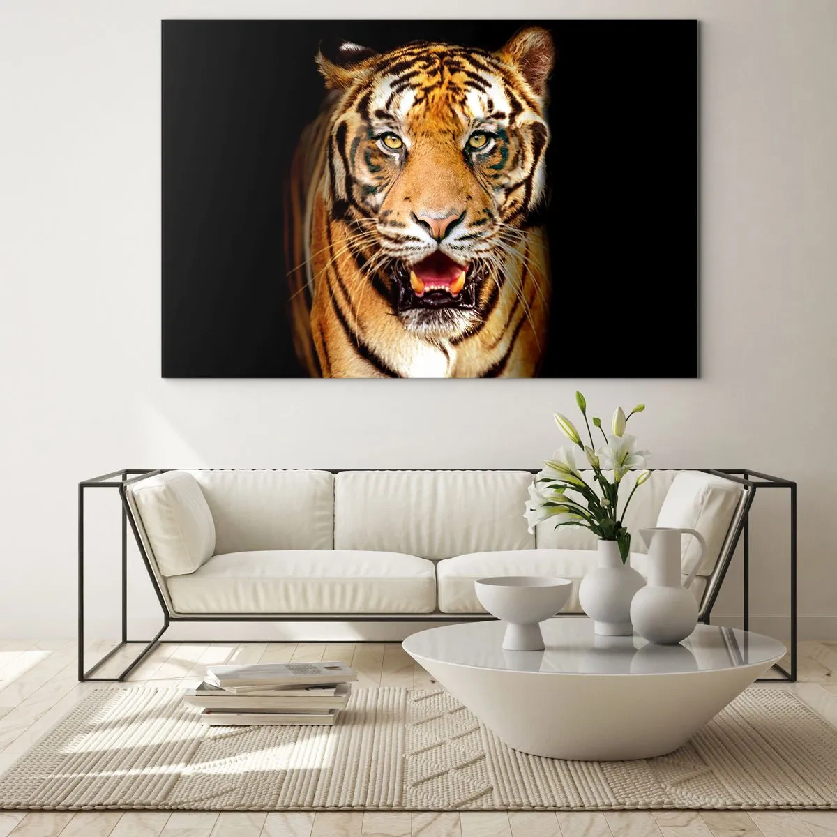 Glasbild - Bild auf glas - Ein Tiger auf dunklem Hintergrund mit intensivem Blick - 120x80cm - Wild im Herzen - Moderne Wanddekoration für Wohnzimmer und Schlafzimmer ARTTOR