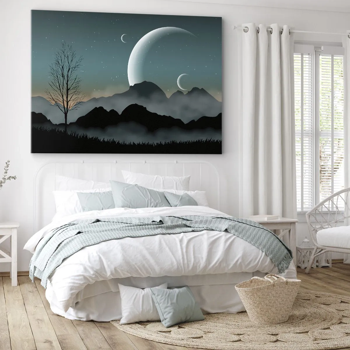 Bild auf Leinwand - Leinwandbild - Neblige Berge mit dem Mond und einem einsamen Baum - 120x80cm - Karneval in der Sternenacht - Moderne Wanddekoration für Wohnzimmer und Schlafzimmer ARTTOR