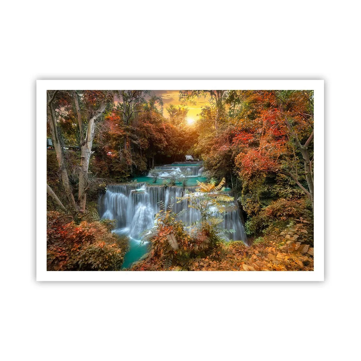 Poster - Herbstlicher Wasserfall, umgeben von bunten Bäumen im Sonnenlicht - 100x70cm - Versteckter Schatz des Waldes - Moderne Wanddekoration für Wohnzimmer und Schlafzimmer ARTTOR