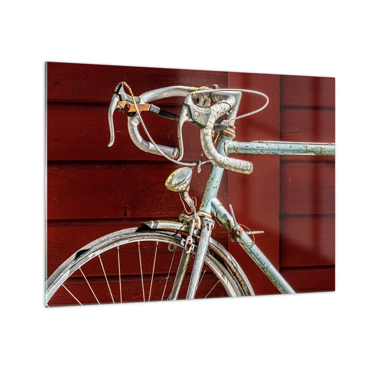 Glasbild - Bild auf glas - Ein altes Rennrad aus den 1970er Jahren vor einer roten Holzwand - 70x50cm - Geschaffen um zu siegen - Moderne Wanddekoration für Wohnzimmer und Schlafzimmer ARTTOR