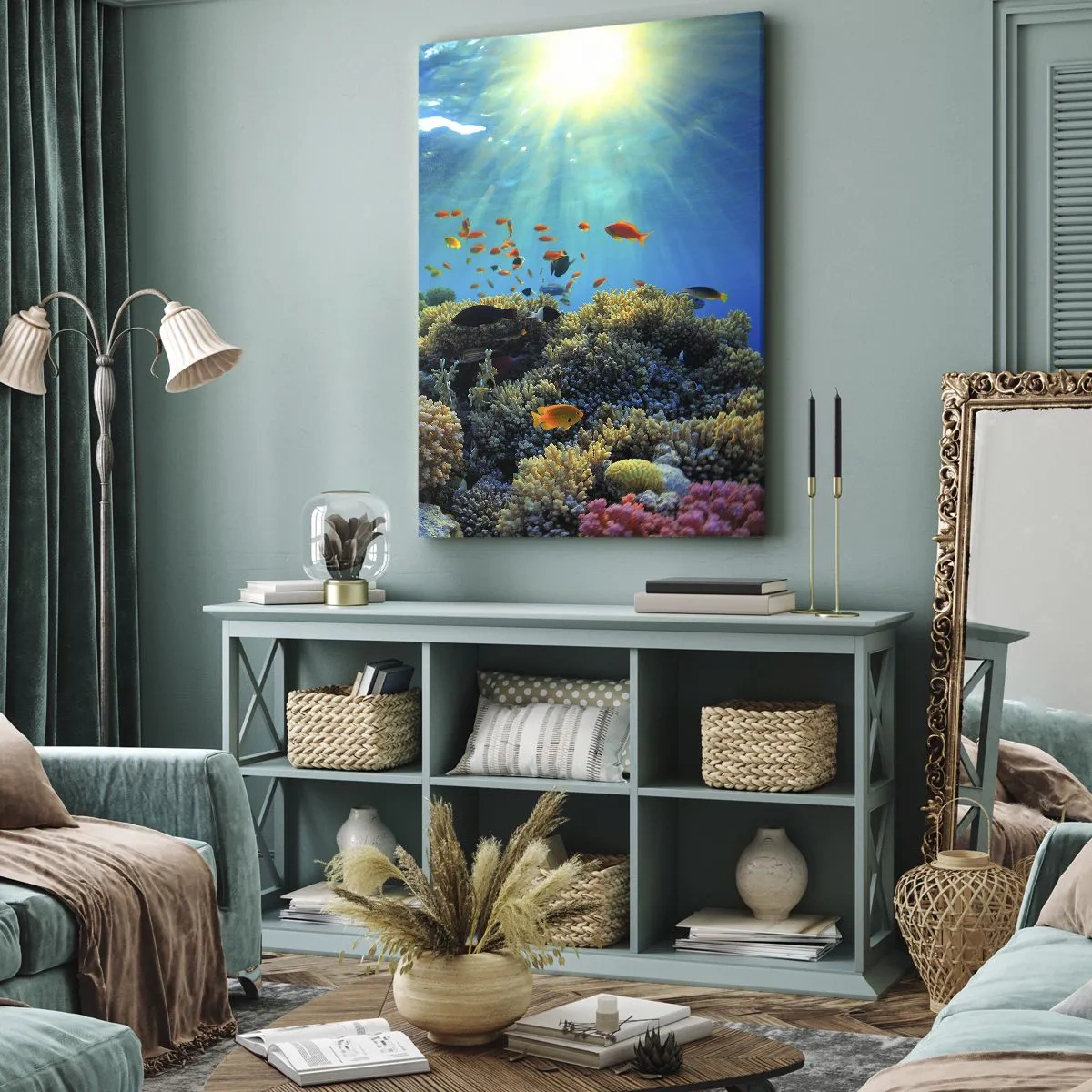 Bild auf Leinwand - Leinwandbild - Korallenriff mit Fischen in den Sonnenstrahlen unter Wasser - 70x100cm - Unterwasserschätze - Moderne Wanddekoration für Wohnzimmer und Schlafzimmer ARTTOR