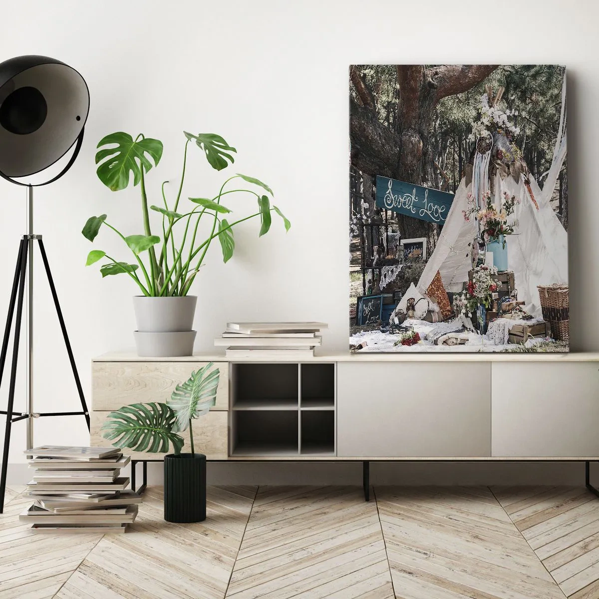 Bild auf Leinwand - Leinwandbild - Boho-Dekoration mit einem Tipi im Wald - 50x70cm - Liebe machen ... - Moderne Wanddekoration für Wohnzimmer und Schlafzimmer ARTTOR