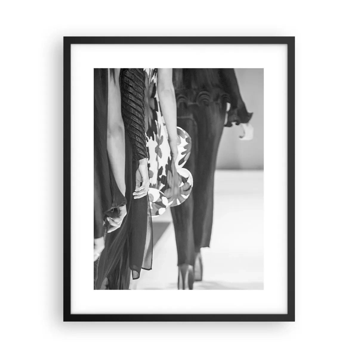 Poster in einem schwarzem Rahmen - Eine stilvolle Parade - 40x50 cm