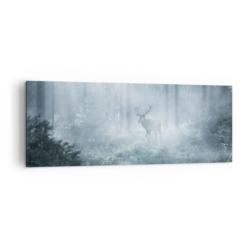 Bild auf Leinwand - Leinwandbild - Ein Hirsch in einem dichten Wald, eingehüllt in Morgennebel - 140x50cm - Morgenvisite auf dem Grundstück - Moderne Wanddekoration für Wohnzimmer und Schlafzimmer ARTTOR