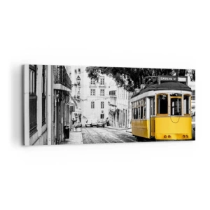 Bild auf Leinwand - Leinwandbild - Eine gelbe Straßenbahn vor dem Hintergrund einer schwarz-weißen Straße - 120x50cm - Und Fado im Hintergrund - Moderne Wanddekoration für Wohnzimmer und Schlafzimmer ARTTOR