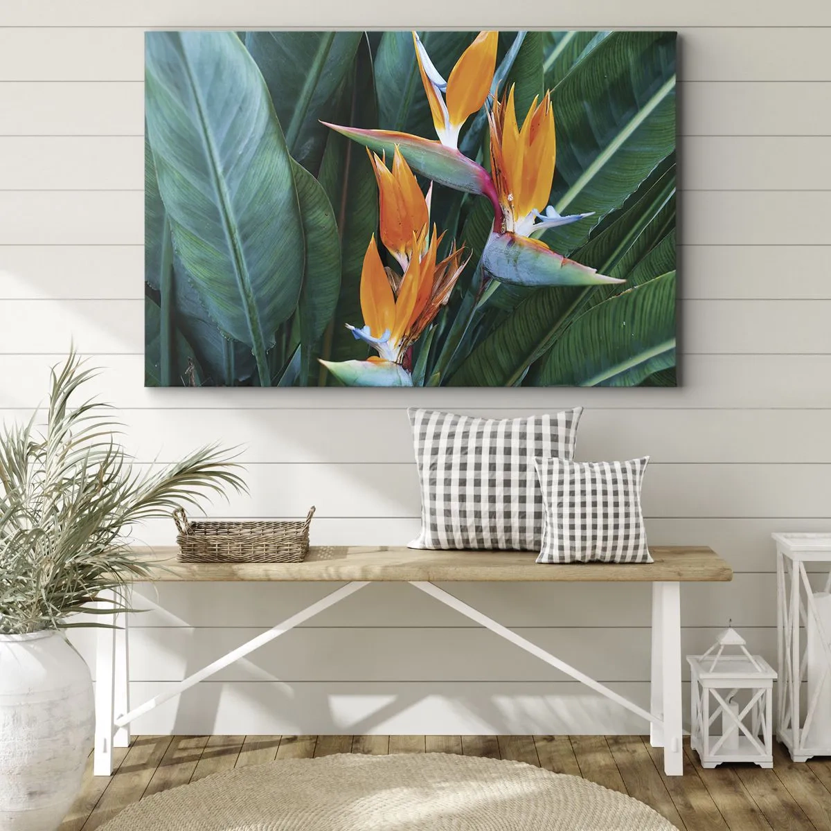 Bild auf Leinwand - Leinwandbild - Exotische Strelitzienblüten, umgeben von grünen Blättern - 120x80cm - Ist es eine Blume oder ist es ein Vogel? - Moderne Wanddekoration für Wohnzimmer und Schlafzimmer ARTTOR