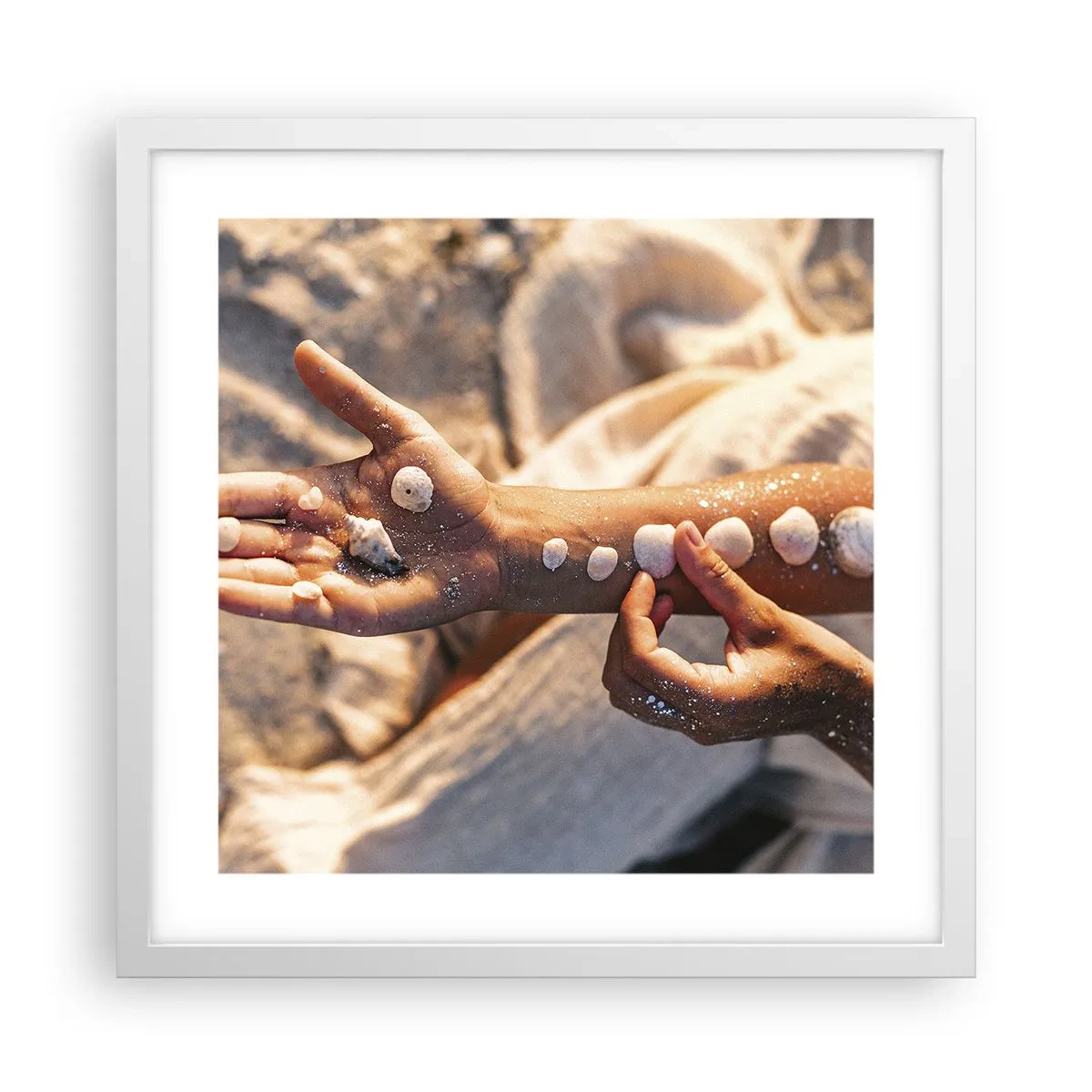 Poster in einem weißen Rahmen - Schönheit an Ihren Fingerspitzen - 40x40 cm