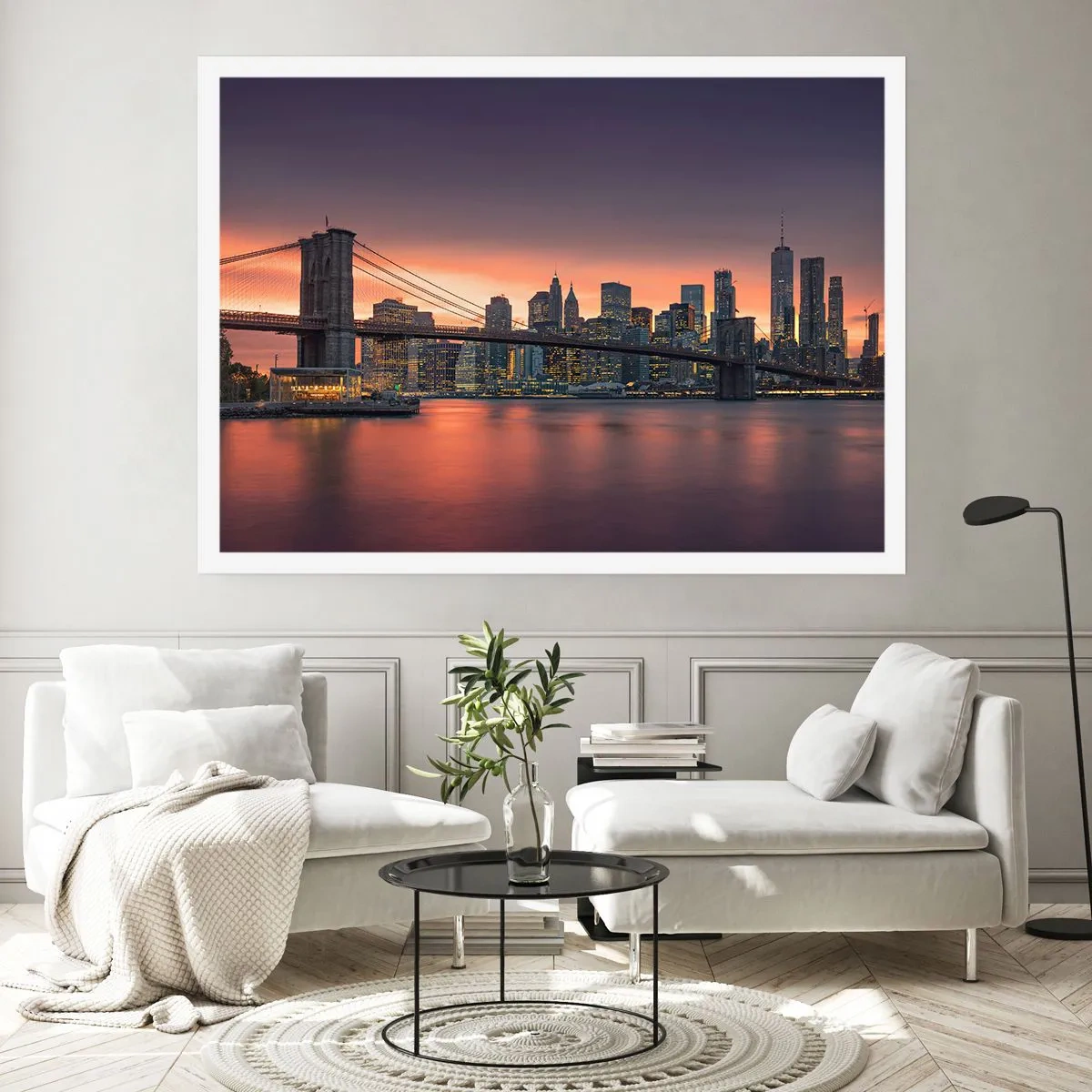 Poster - Nachtpanorama der Stadt mit einer Brücke und einem beleuchteten Himmel - 100x70cm - Eingetaucht in lila Stille - Moderne Wanddekoration für Wohnzimmer und Schlafzimmer ARTTOR