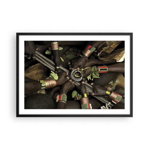 Poster in einem schwarzem Rahmen - Traditionelle Handarmbänder in einer Gruppe von Händen - 70x50cm - Wir sind zusammen - Moderne Wanddekoration für Wohnzimmer und Schlafzimmer ARTTOR